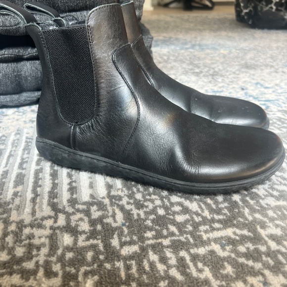 Vivobarefoot Gobi Chelsea EU 39 - 8 US normally - Picture 3 of 9